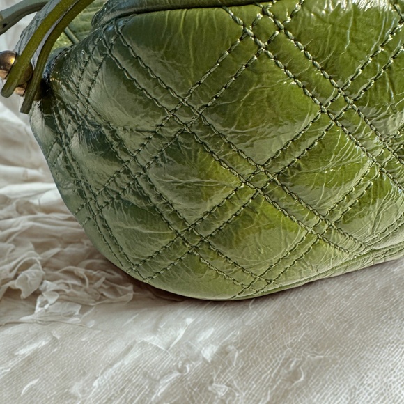Marc Jacobs Green Patent Leather Ursula Hobo bag - Picture 8 of 13